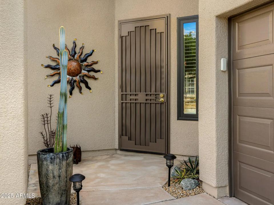 Real Estate Picture 3