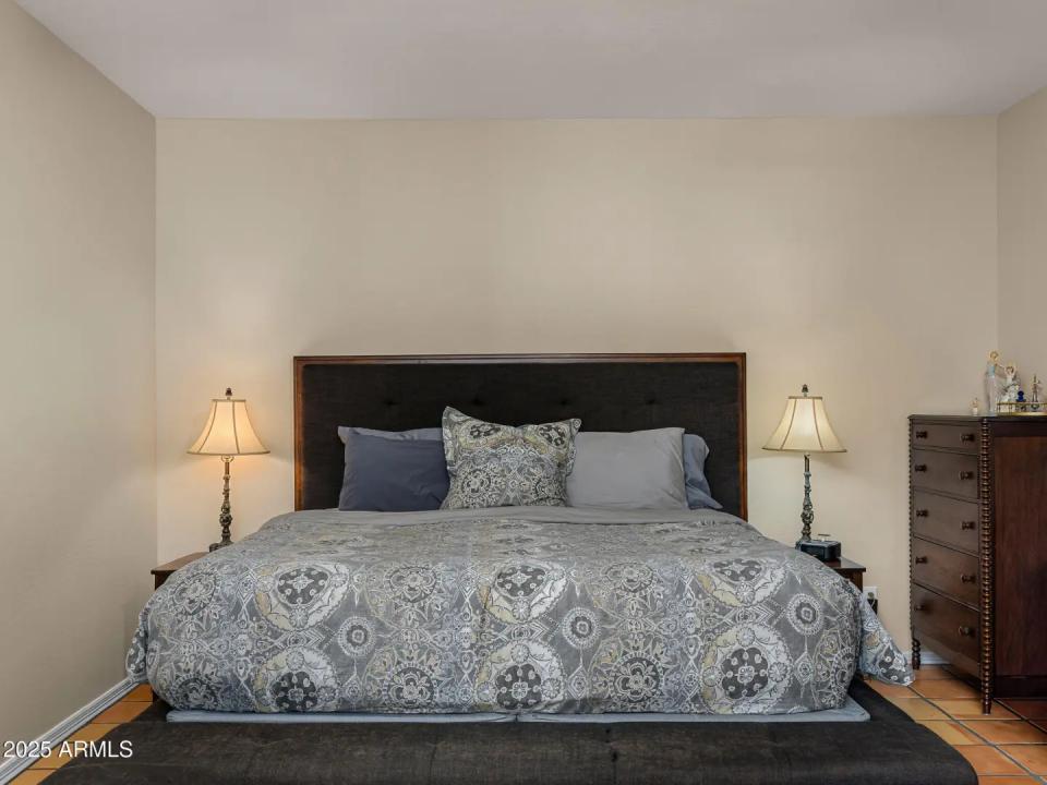 Real Estate Picture 11