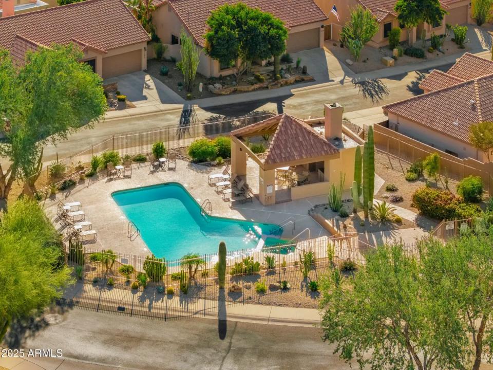 Real Estate Picture 22