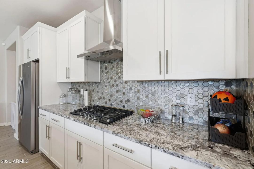 Real Estate Picture 8