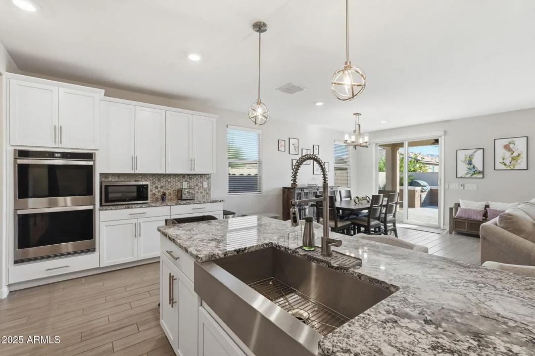 Real Estate Picture 9