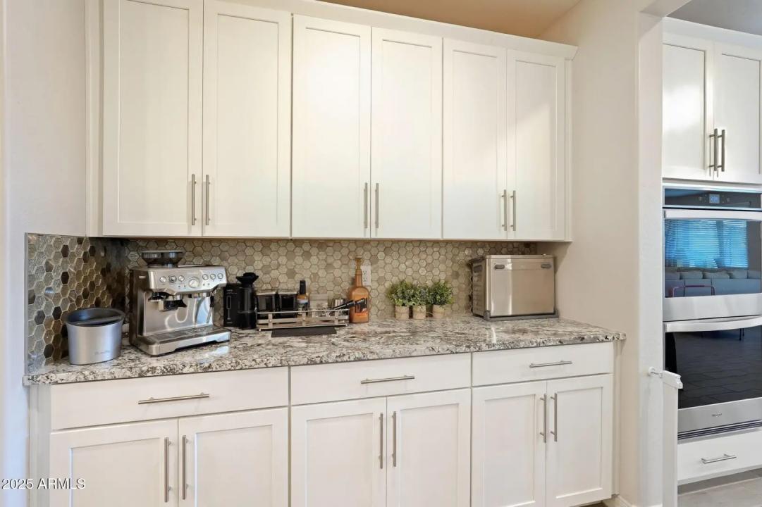 Real Estate Picture 10