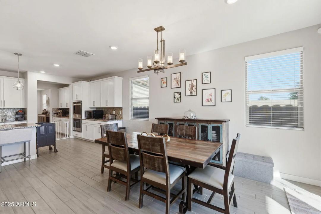 Real Estate Picture 13