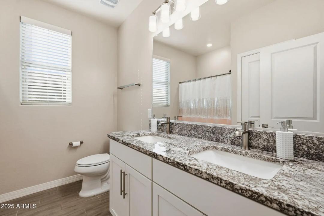 Real Estate Picture 30