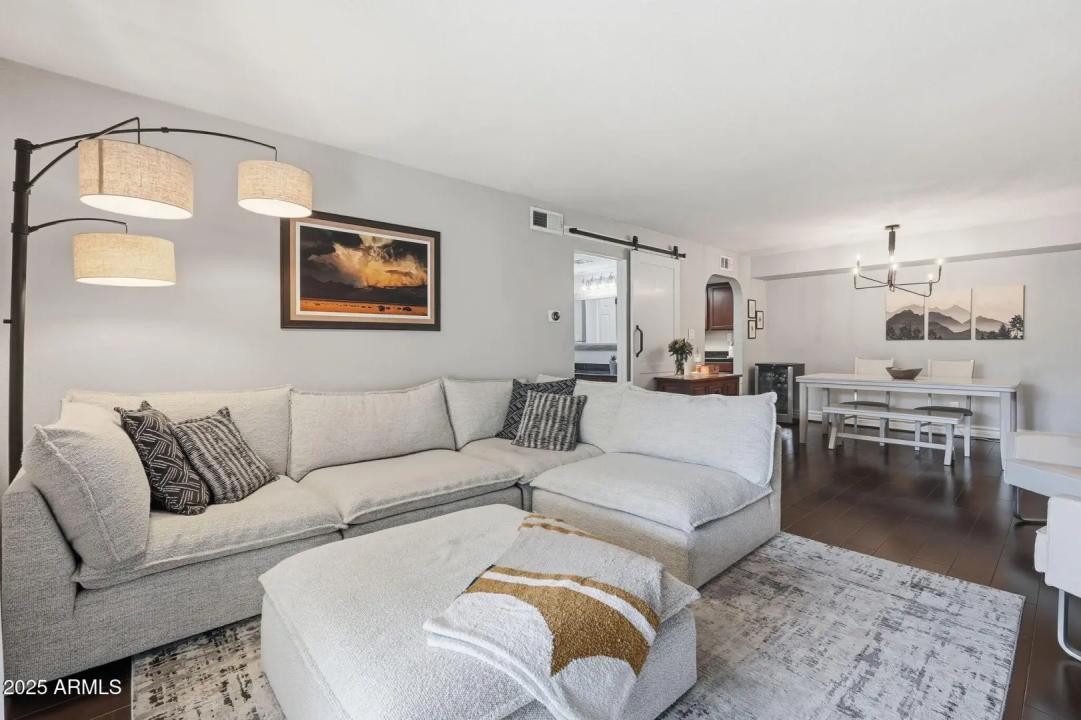 Real Estate Picture 5