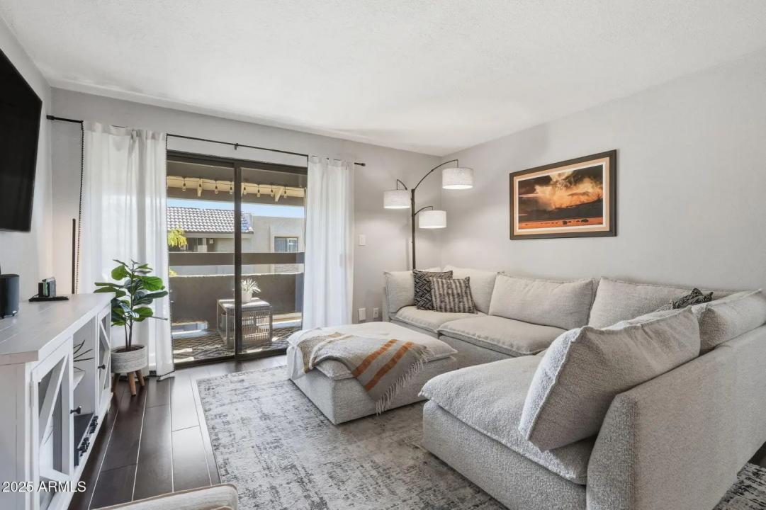 Real Estate Picture 8