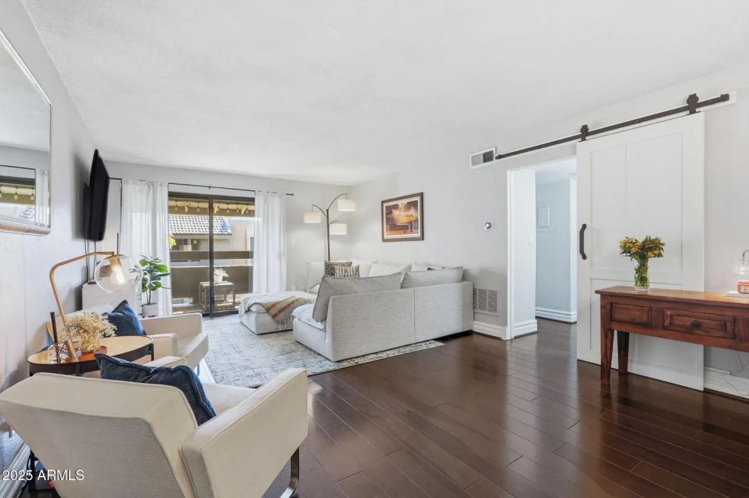 Real Estate Picture 9