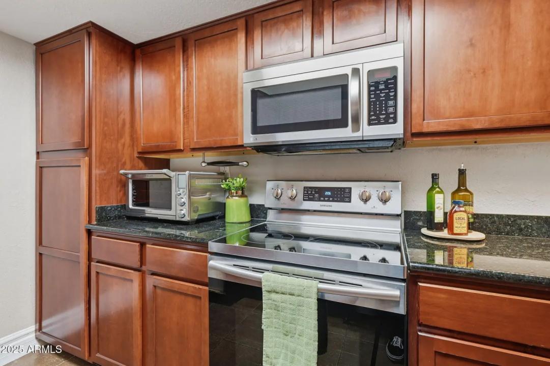 Real Estate Picture 14