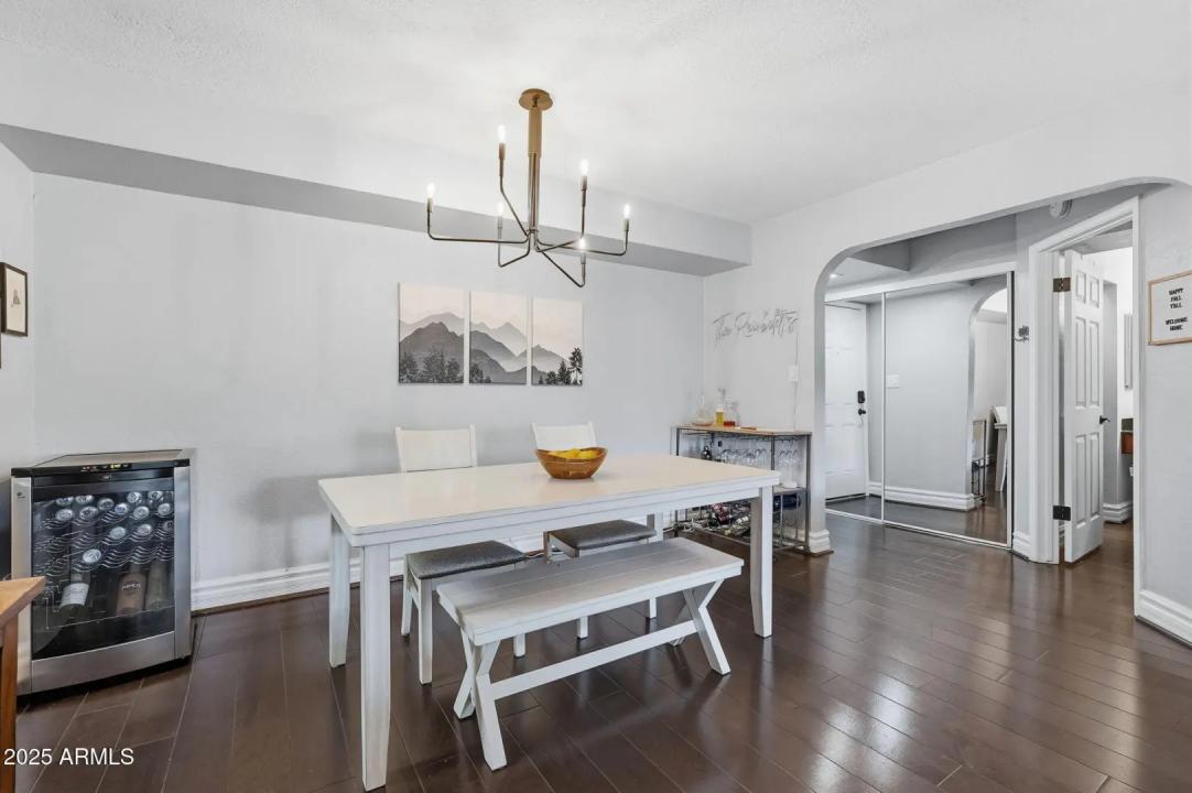 Real Estate Picture 4