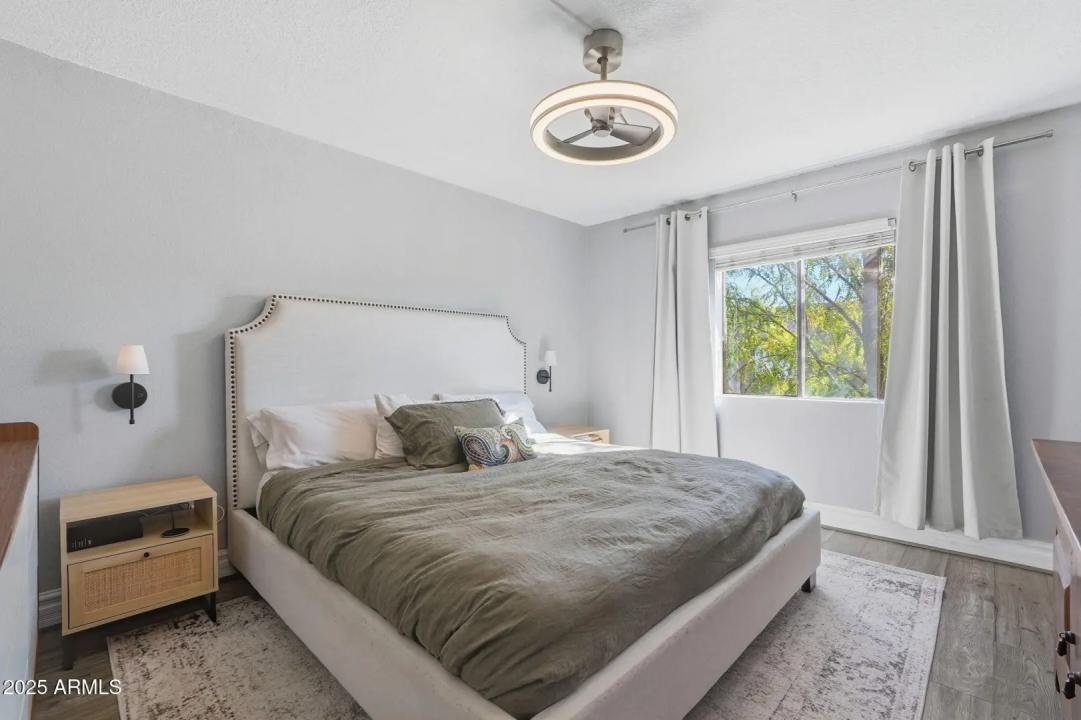 Real Estate Picture 17