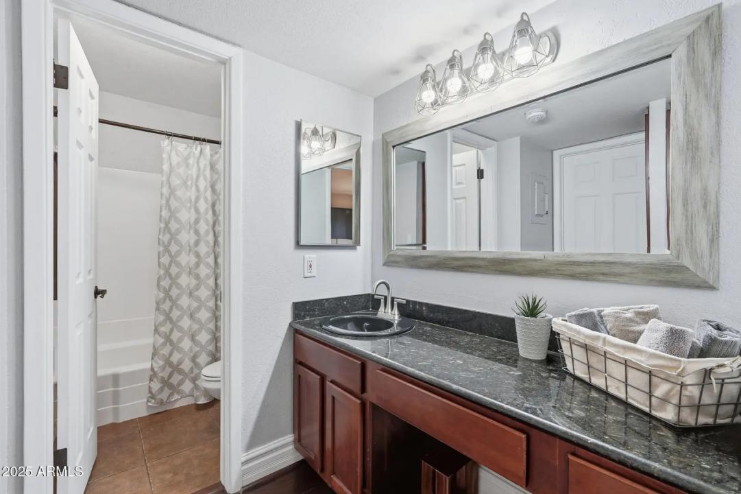 Real Estate Picture 23