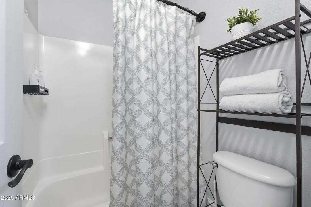 Real Estate Picture 24