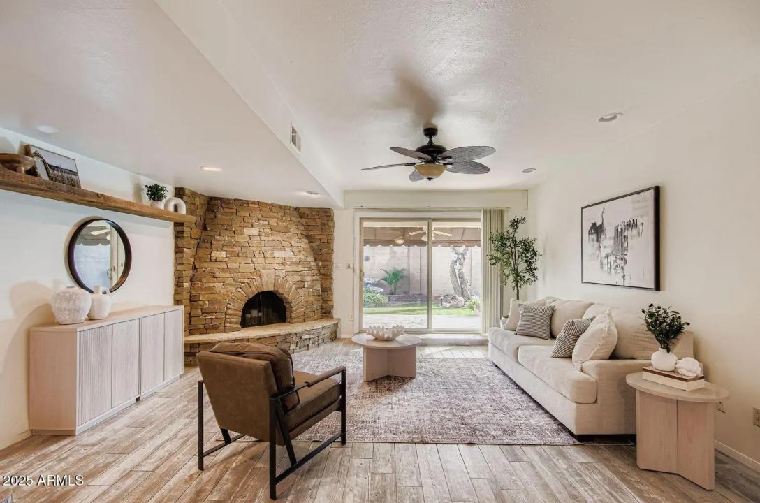 Real Estate Picture 3