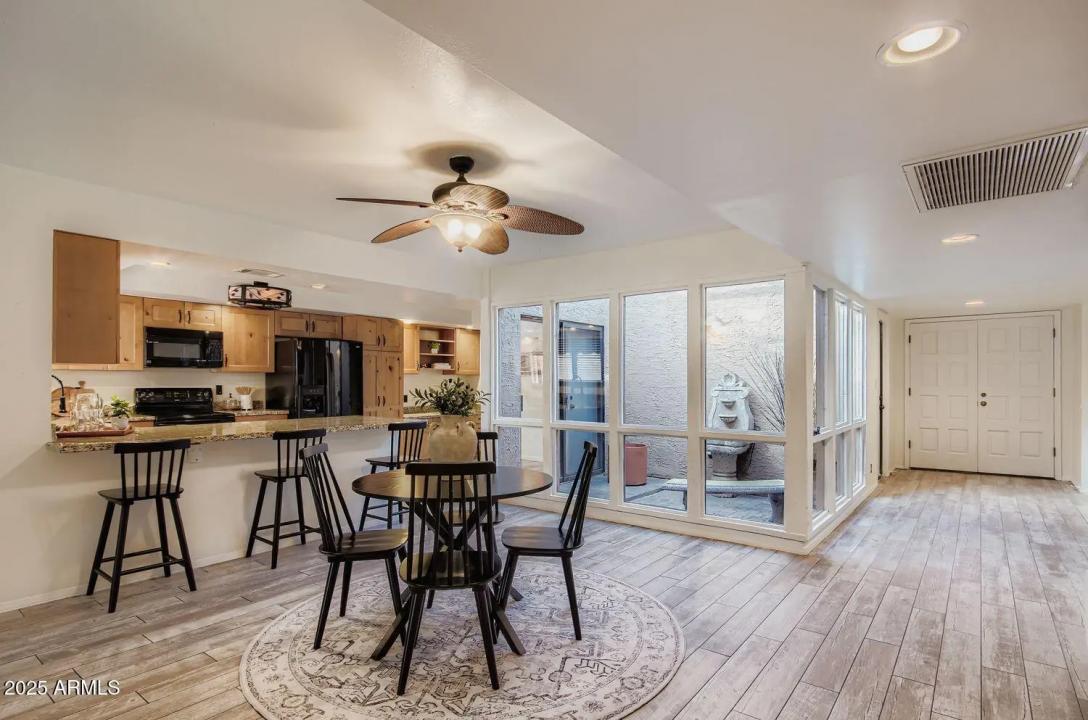 Real Estate Picture 5