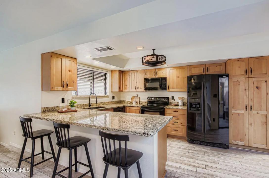 Real Estate Picture 8