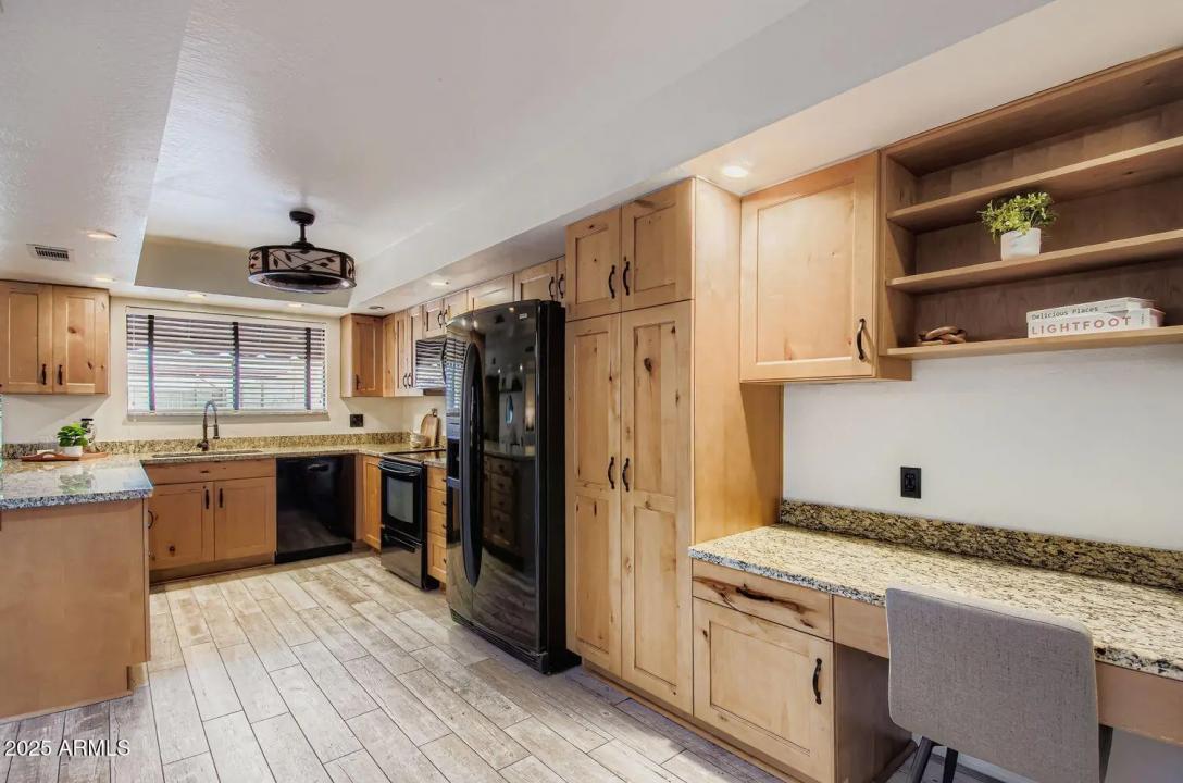 Real Estate Picture 10