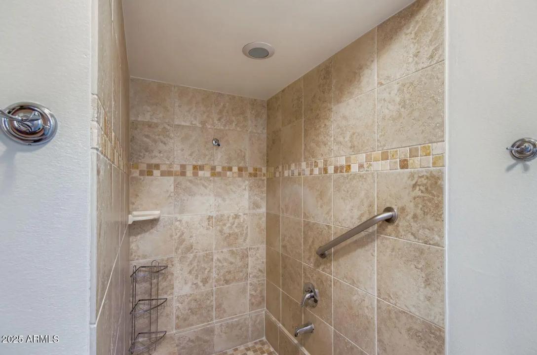 Real Estate Picture 15