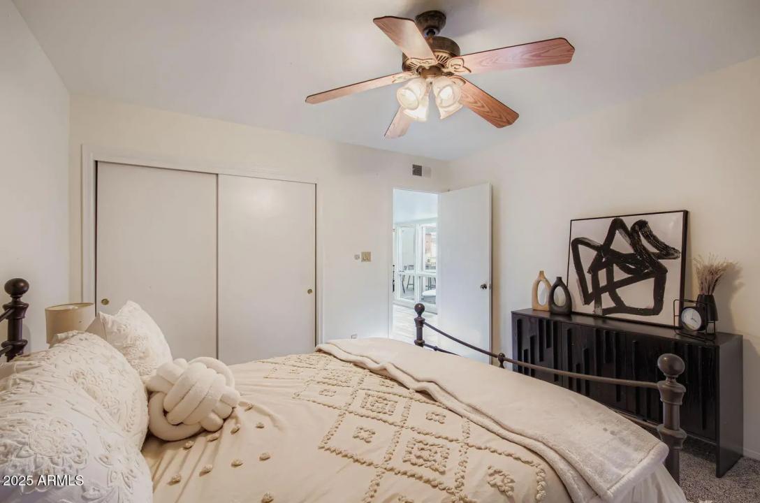 Real Estate Picture 18