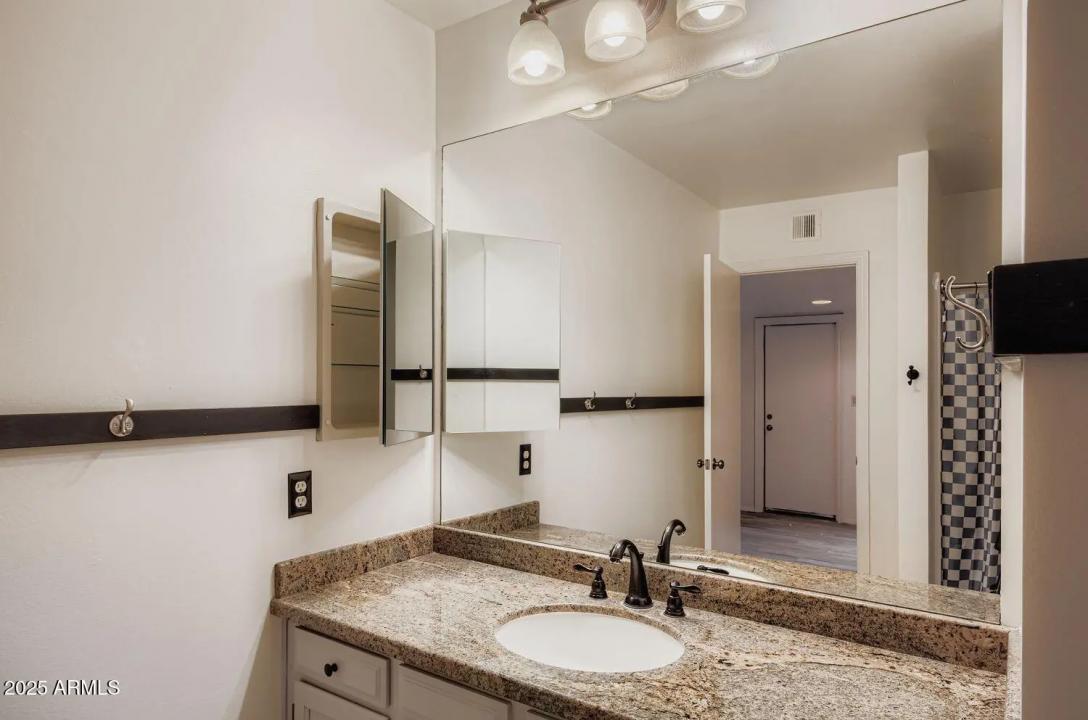 Real Estate Picture 19