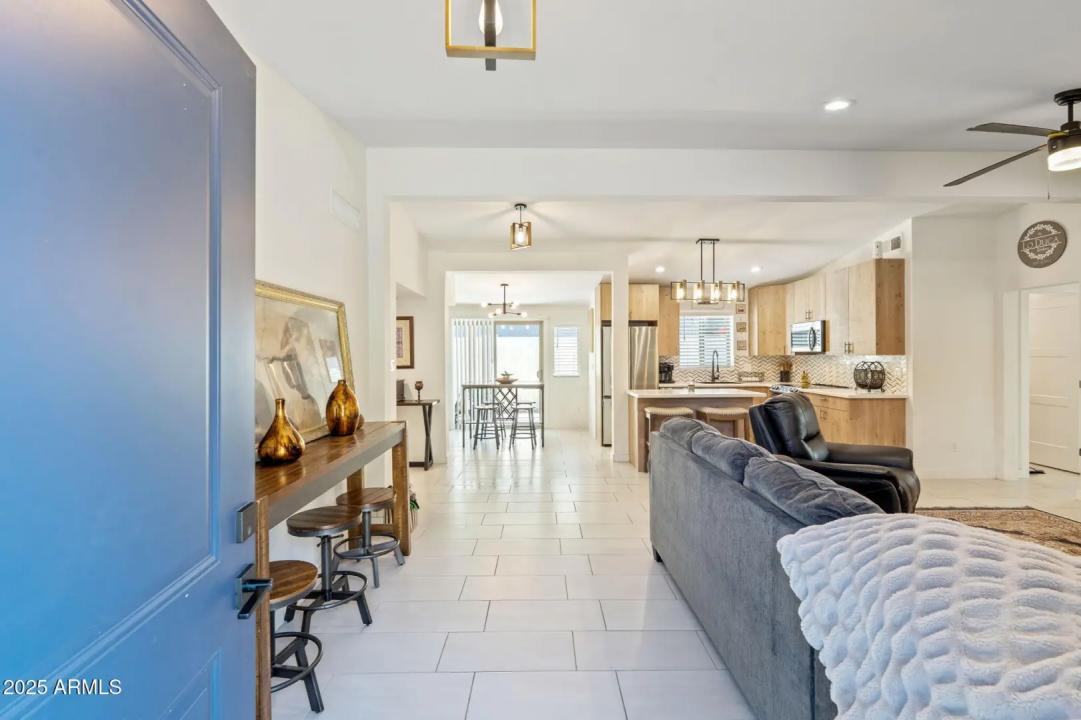 Real Estate Picture 4