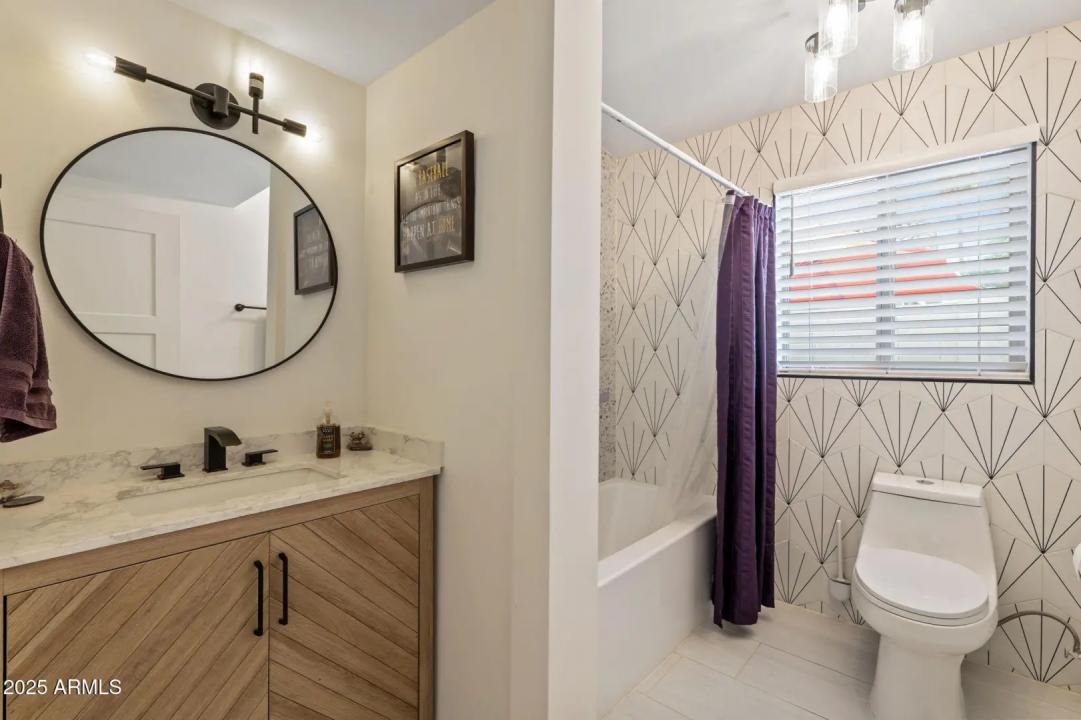 Real Estate Picture 17