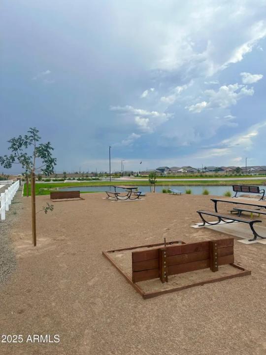 Real Estate Picture 8