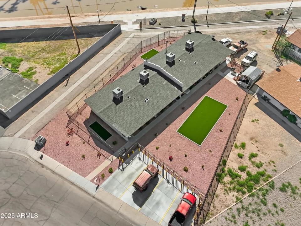 Real Estate Picture 13