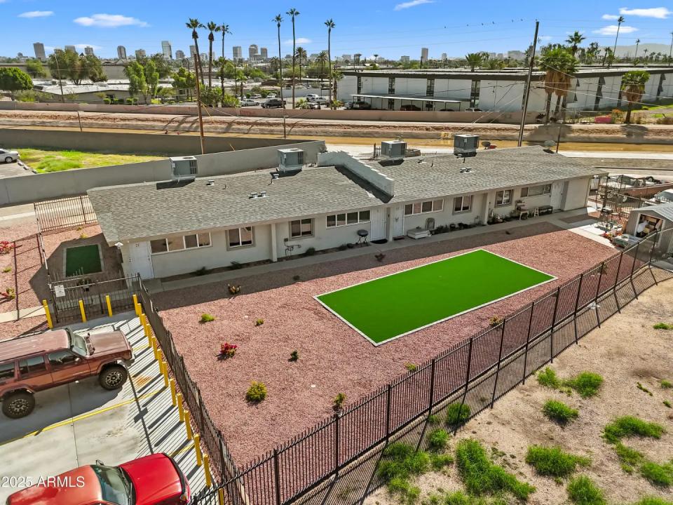 Real Estate Picture 1