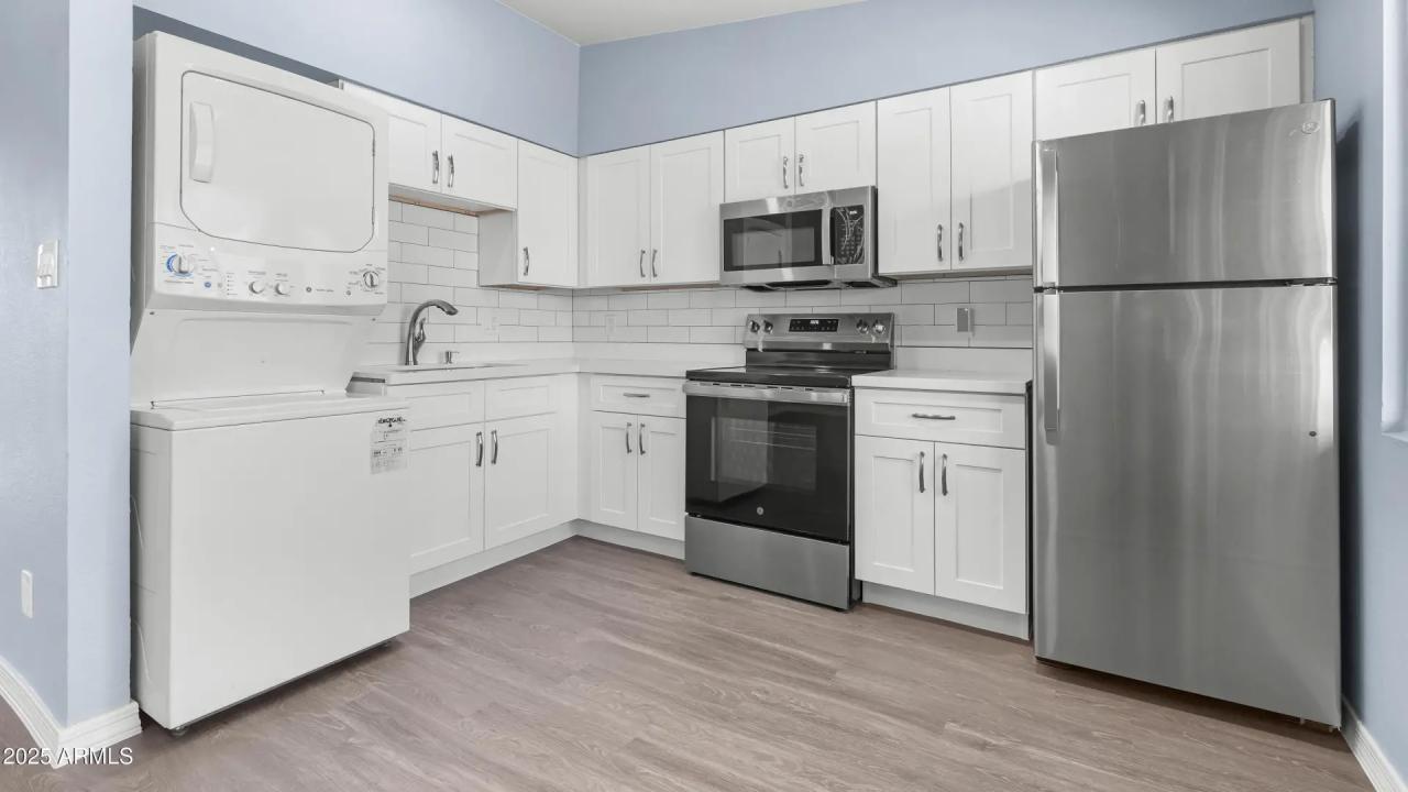 Real Estate Picture 3