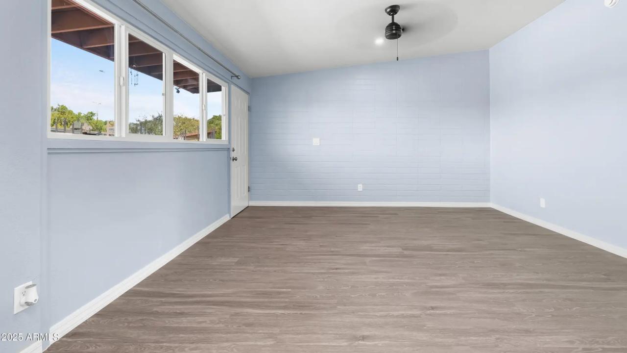 Real Estate Picture 4