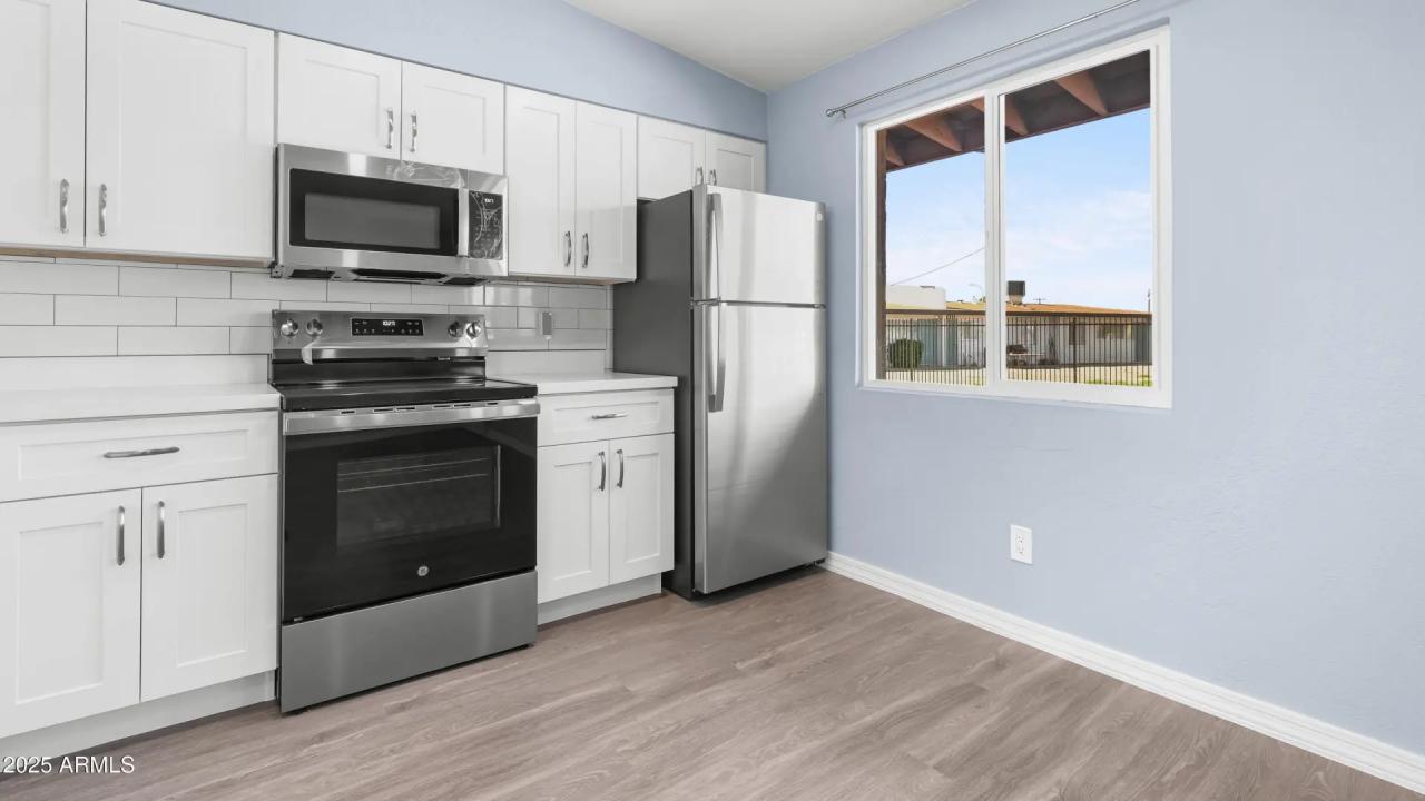 Real Estate Picture 5