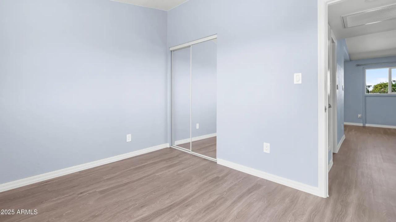 Real Estate Picture 7