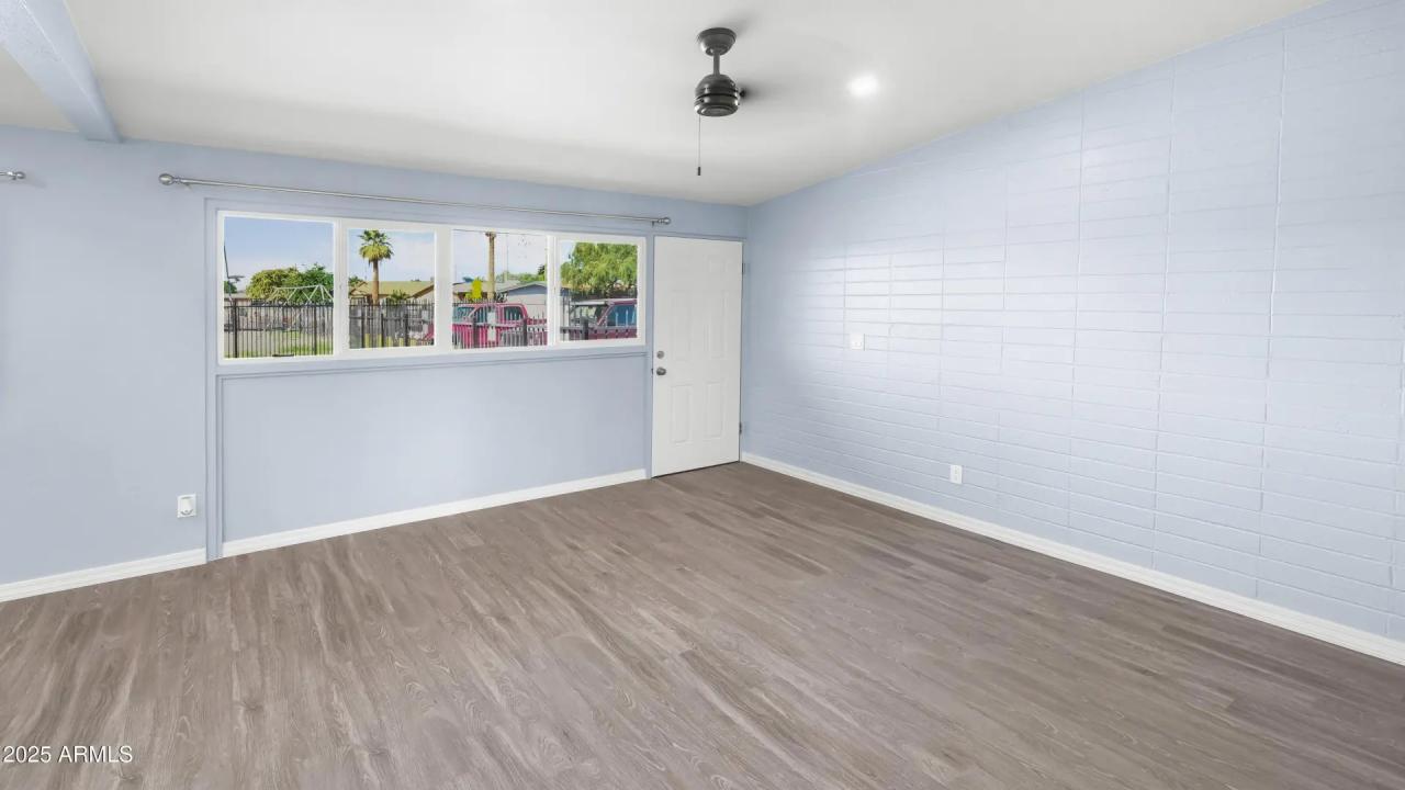 Real Estate Picture 10