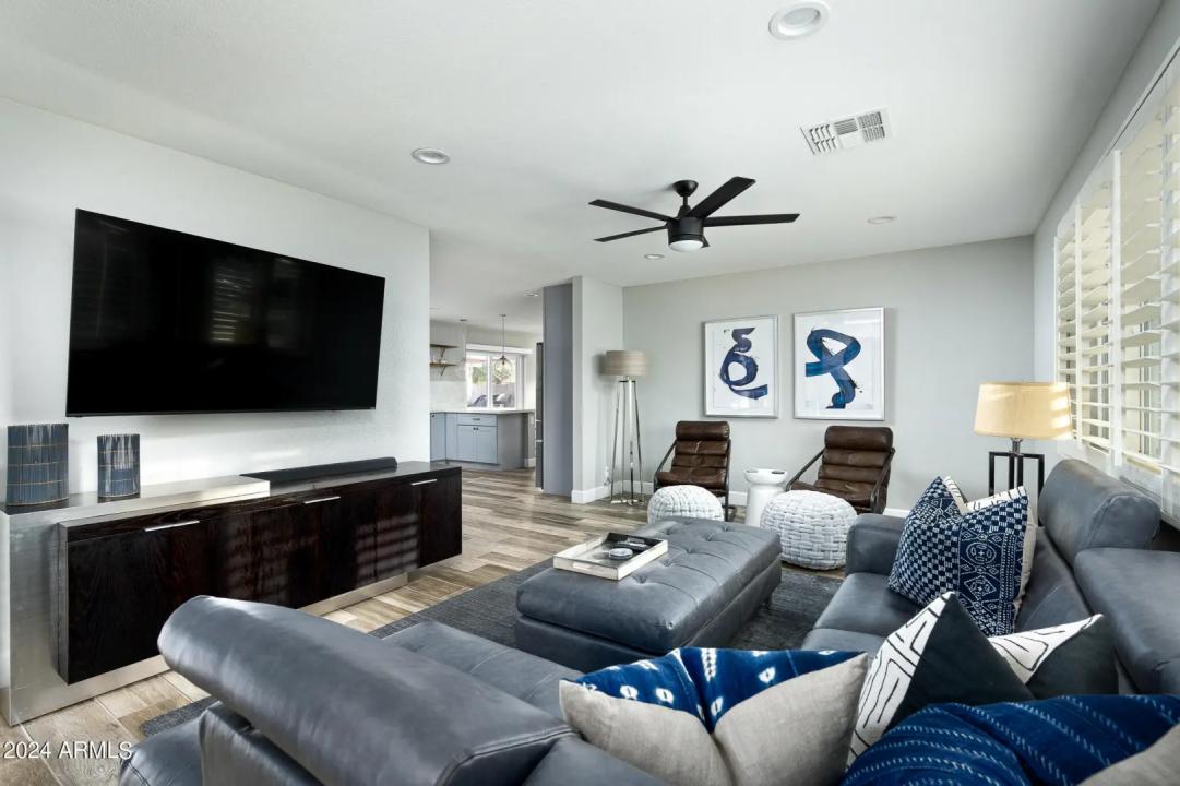 Real Estate Picture 7