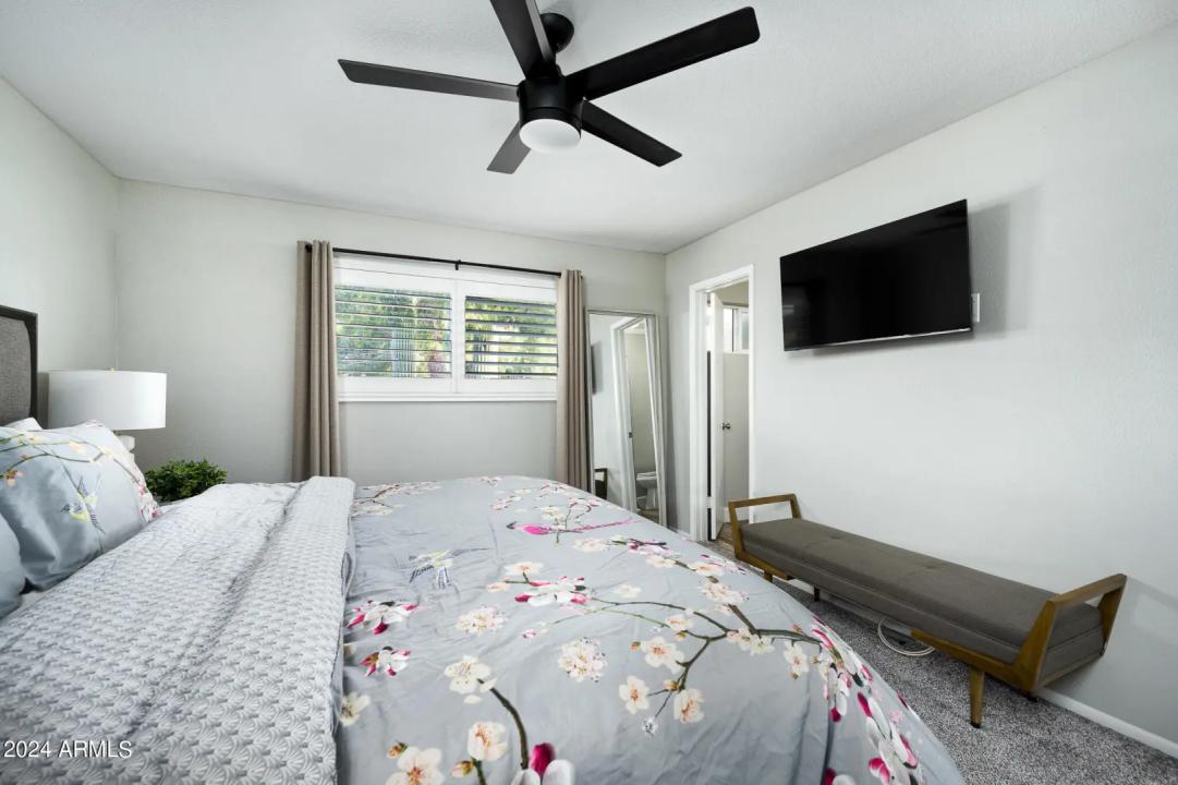 Real Estate Picture 14