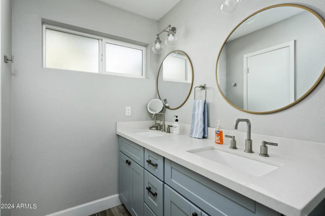 Real Estate Picture 16