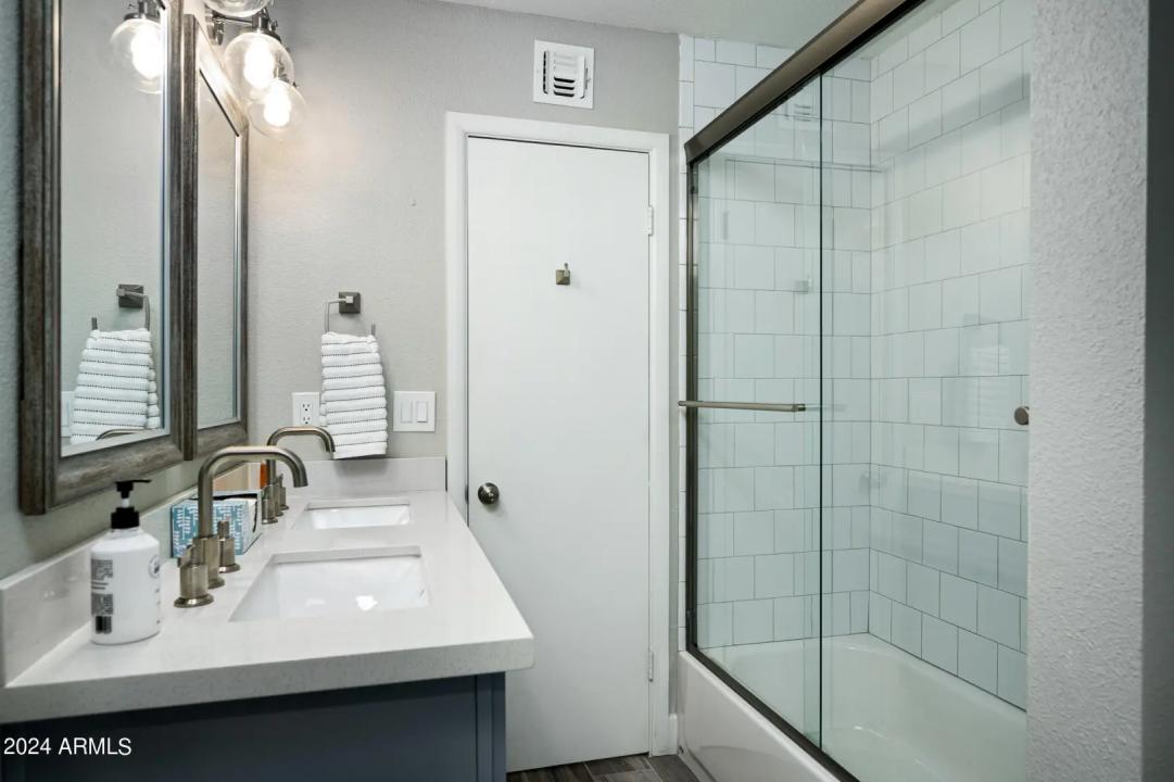 Real Estate Picture 19