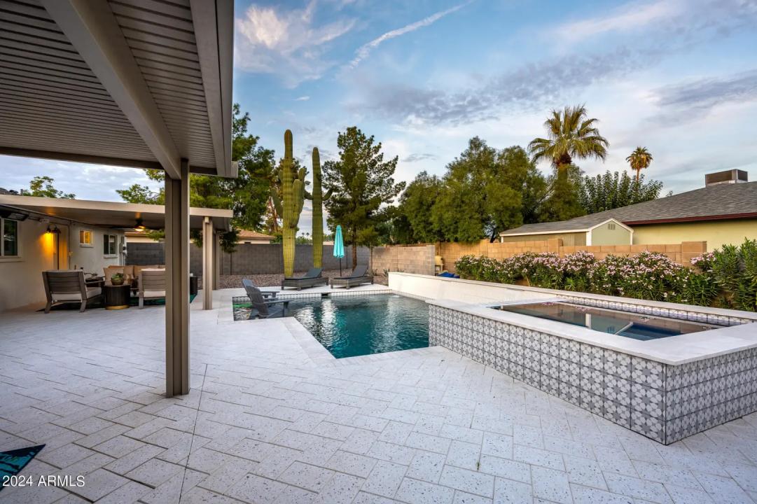 Real Estate Picture 26