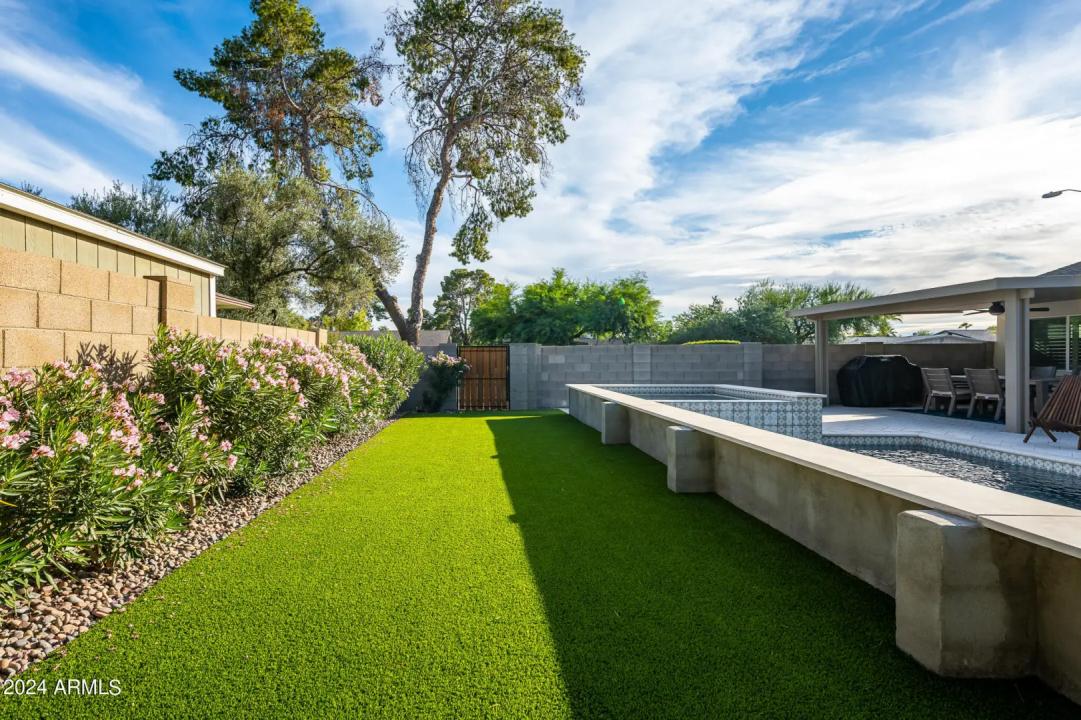 Real Estate Picture 38