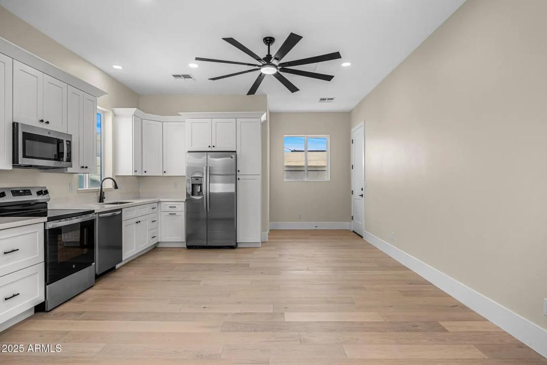 Real Estate Picture 7