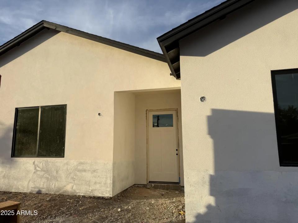 Real Estate Picture 10