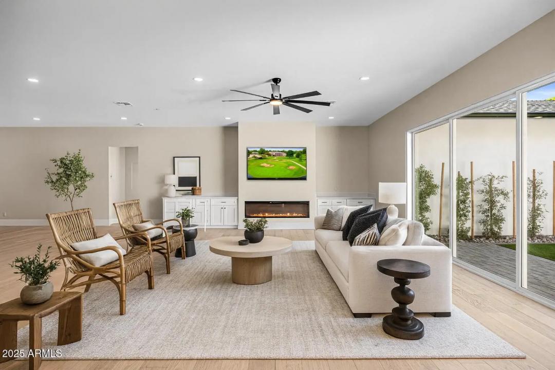 Real Estate Picture 4