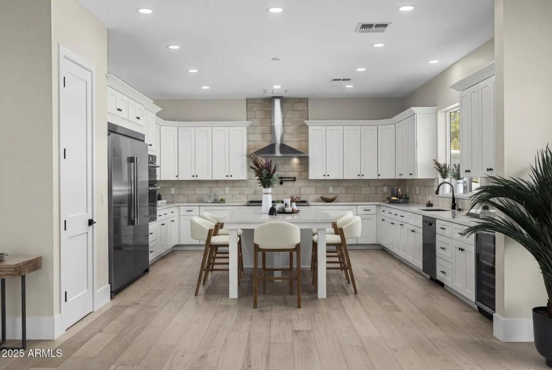 Real Estate Picture 5