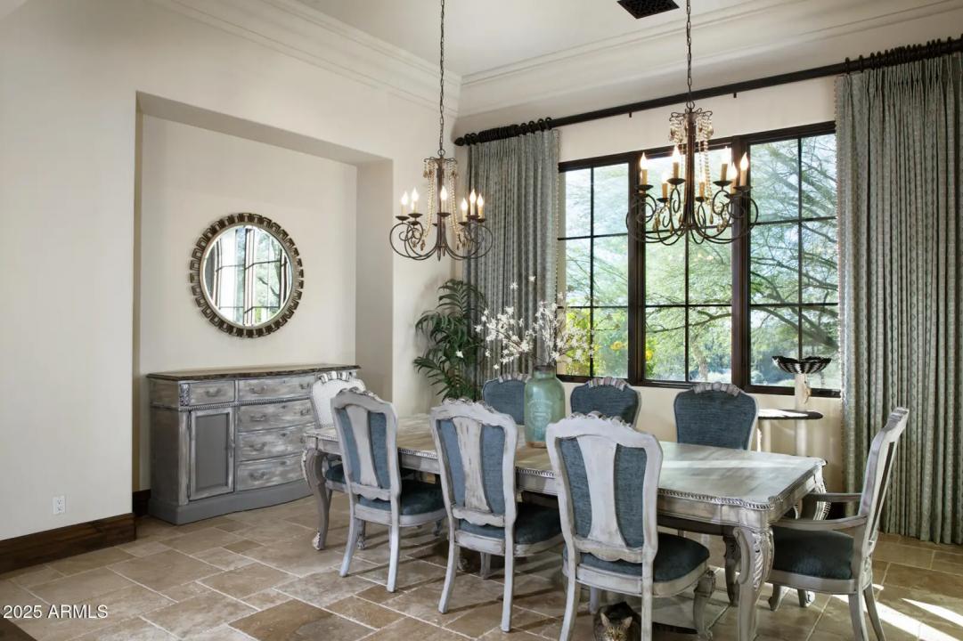 Real Estate Picture 4