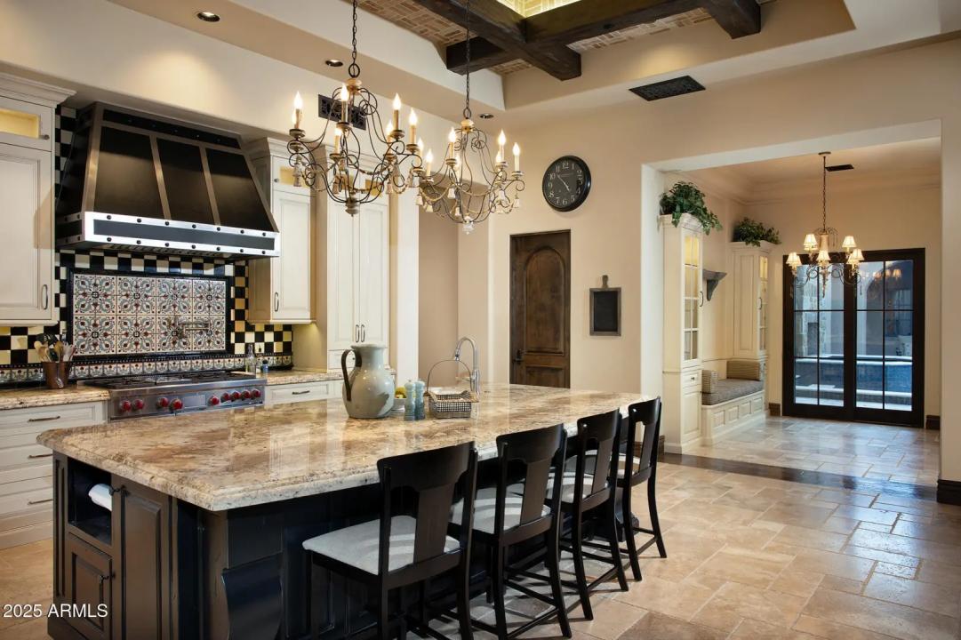 Real Estate Picture 8