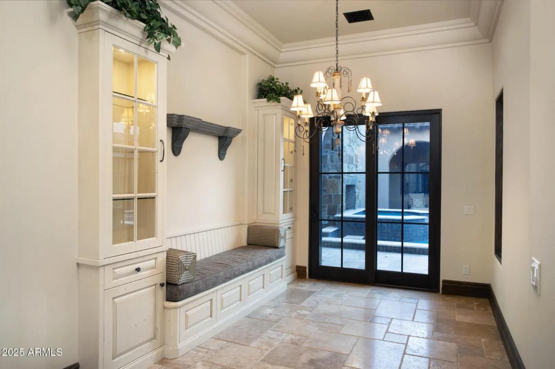 Real Estate Picture 18