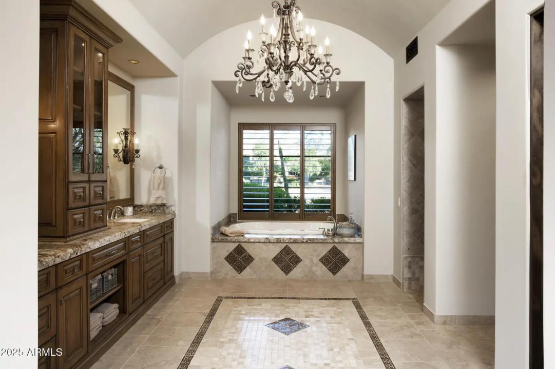 Real Estate Picture 24