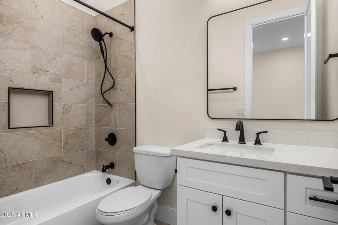 Real Estate Picture 7