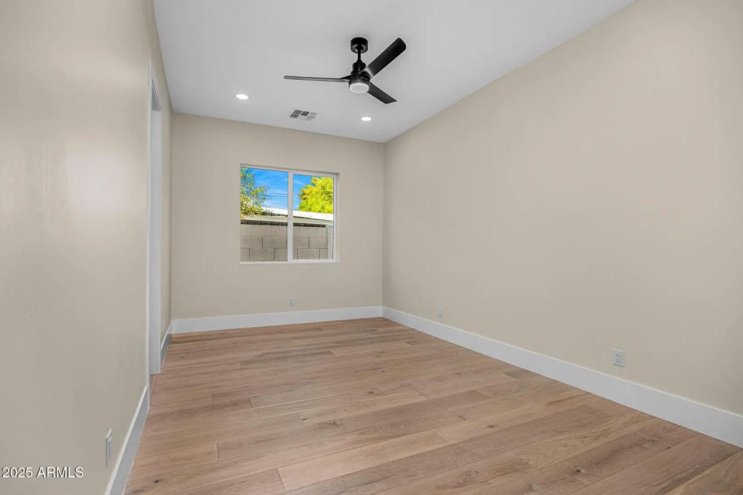 Real Estate Picture 6