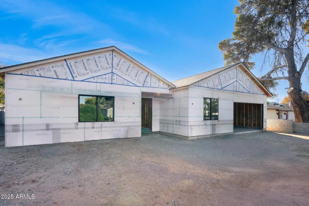 4307 E AVALON Drive Phoenix AZ 85018